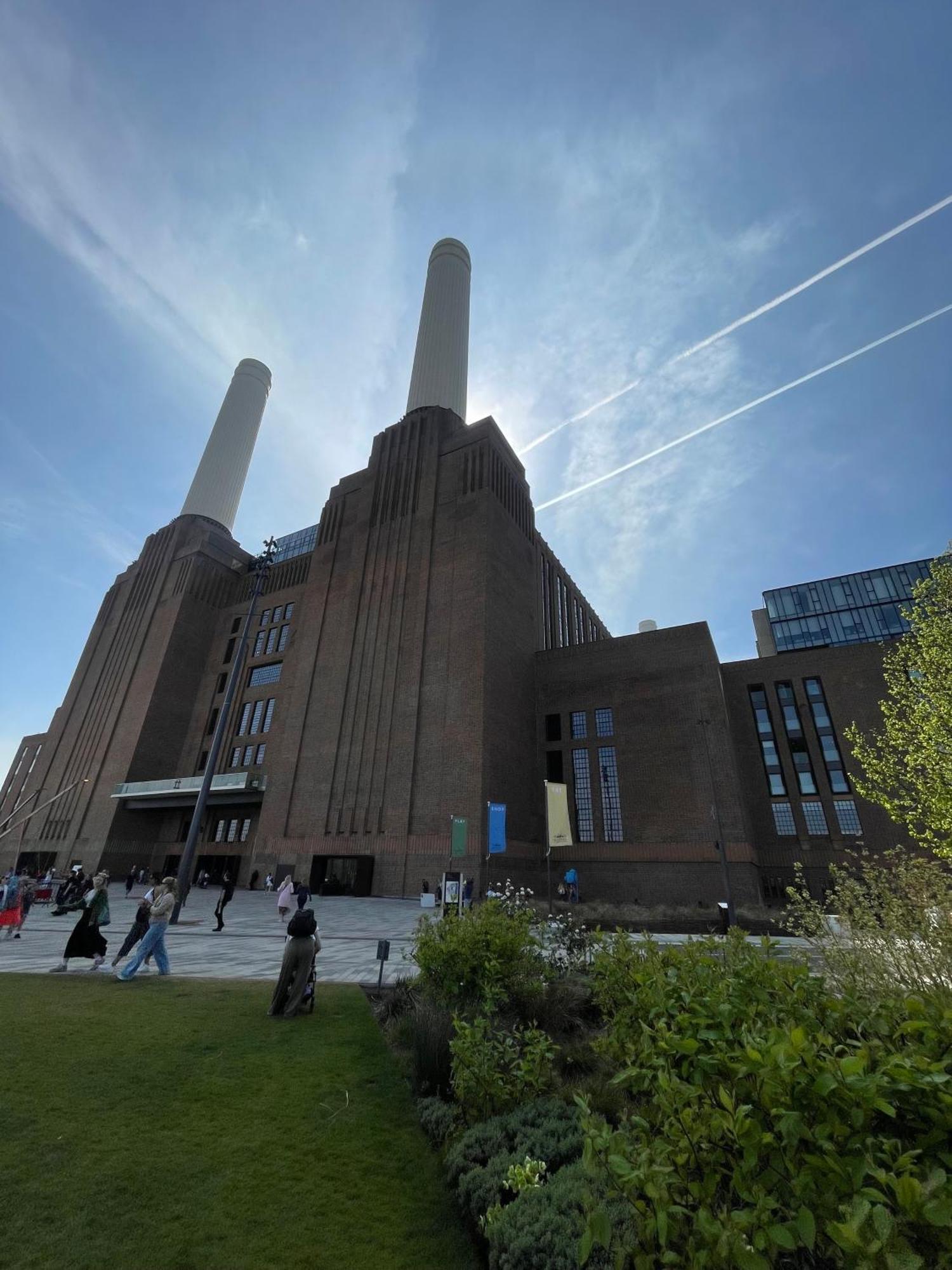 Battersea Power Apartment *